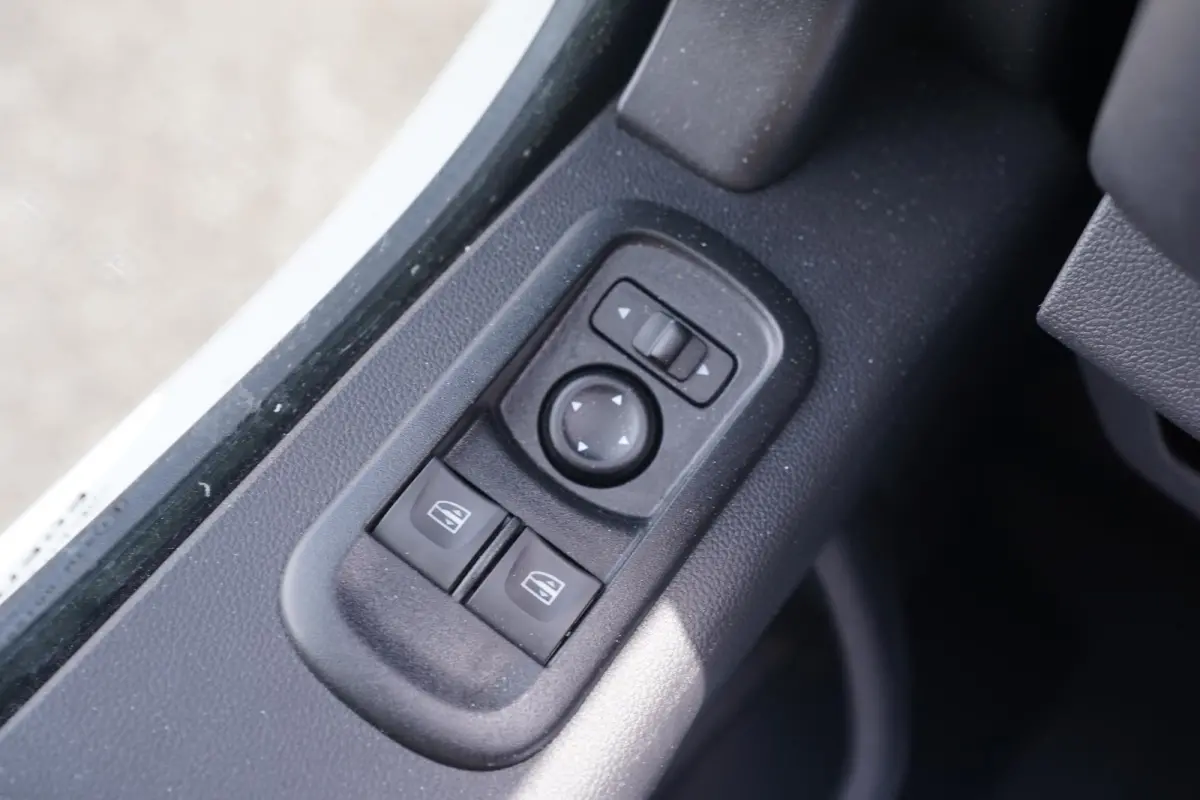 2.3 DCi 165 pk Bakwagen met Laadklep Airco, Apple Carplay, Camera, Cruise Control, 3-Zits
