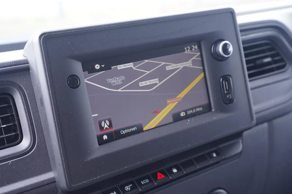 2.3 DCi 165 pk Bakwagen met Laadklep Airco, Apple Carplay, Camera, Cruise Control, 3-Zits