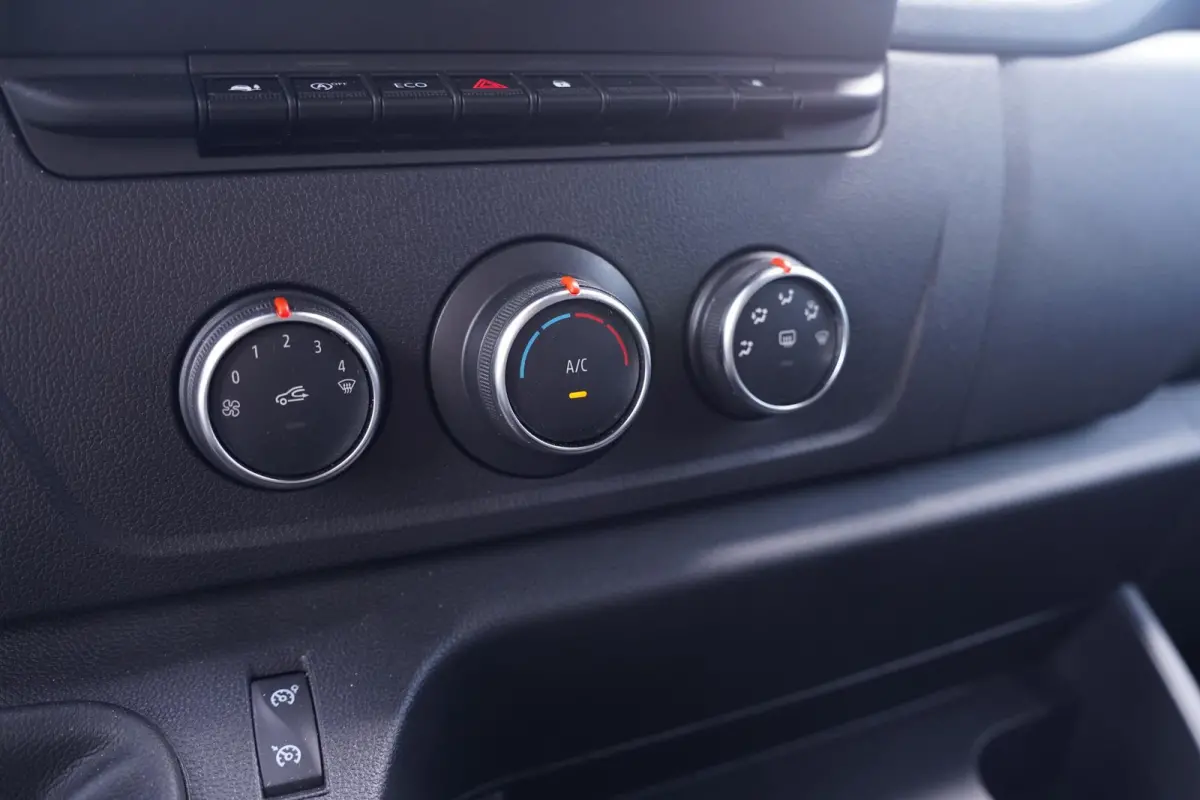 2.3 DCi 165 pk Bakwagen met Laadklep Airco, Apple Carplay, Camera, Cruise Control, 3-Zits