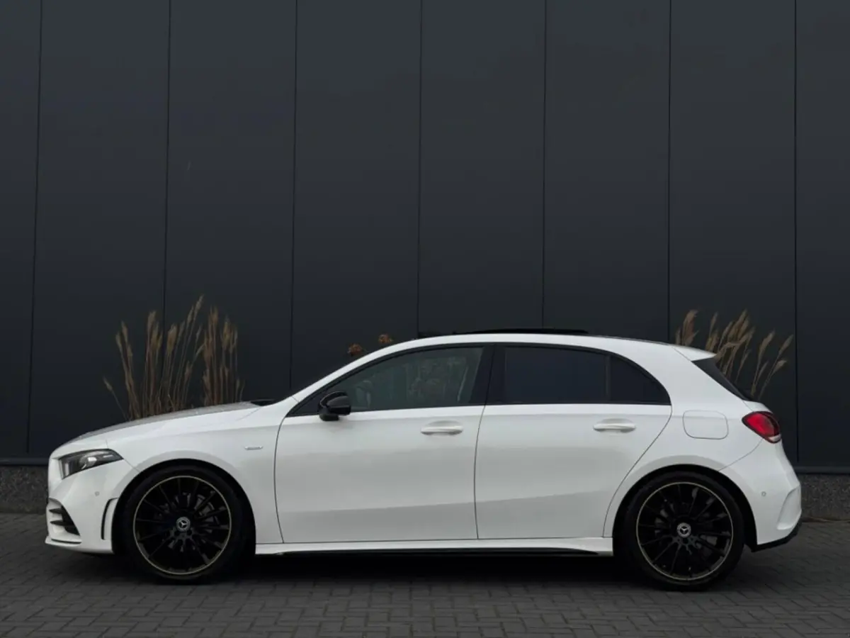 200 AMG Edition 1 | Pano | Ambilight | LED