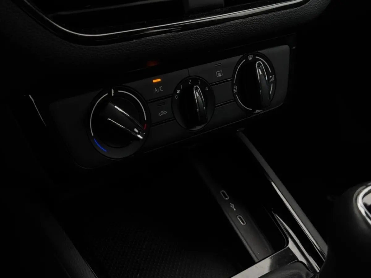 1.0 TSI Business Edition | Fabrieksgarantie | PDC | LED