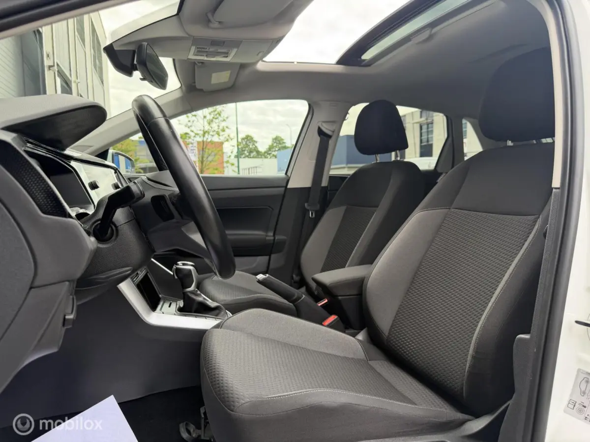 1.0 TSI Life | Pano | Camera | Climate | Carplay