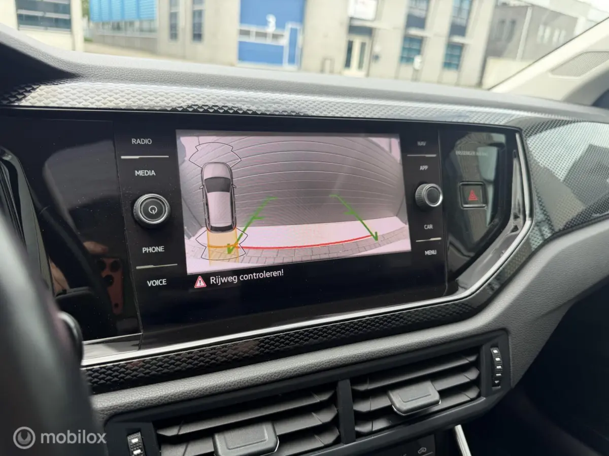 1.0 TSI Life | Pano | Camera | Climate | Carplay