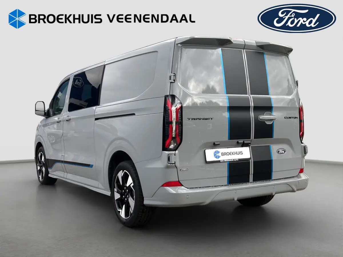 320 2.5 PHEV L2H1 Sport DC | Adap. Cruise Control | Winterpack | 360 Camera | Trekhaak | Keyless | CarPlay |