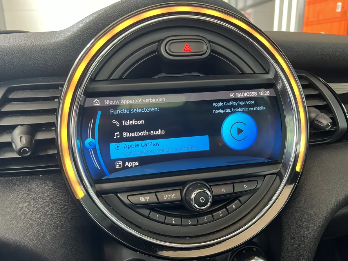 1.5 Cooper 60 Years Edition | AUTOMAAT | HEAD-UP DISPLAY | LEDER | SCHUIF/KANTELDAK | CARPLAY/ANDROID | HARMAN/KARDON | NAVI | CRUISE CONTROL | PDC V+A | CLIMATE CONTROL | LMV 17'' | STOELVE