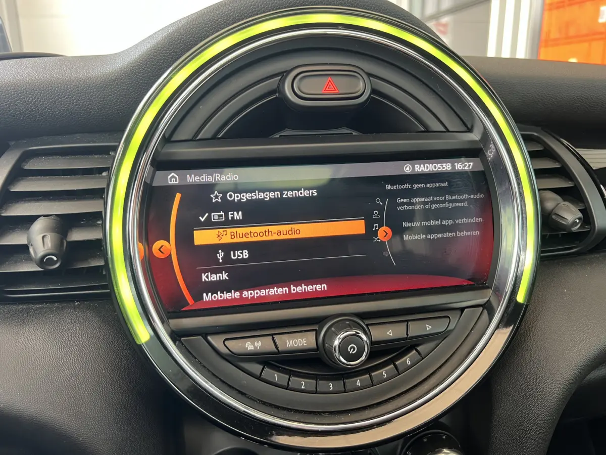 1.5 Cooper 60 Years Edition | AUTOMAAT | HEAD-UP DISPLAY | LEDER | SCHUIF/KANTELDAK | CARPLAY/ANDROID | HARMAN/KARDON | NAVI | CRUISE CONTROL | PDC V+A | CLIMATE CONTROL | LMV 17'' | STOELVE