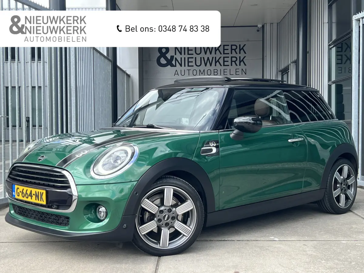 1.5 Cooper 60 Years Edition | AUTOMAAT | HEAD-UP DISPLAY | LEDER | SCHUIF/KANTELDAK | CARPLAY/ANDROID | HARMAN/KARDON | NAVI | CRUISE CONTROL | PDC V+A | CLIMATE CONTROL | LMV 17'' | STOELVE