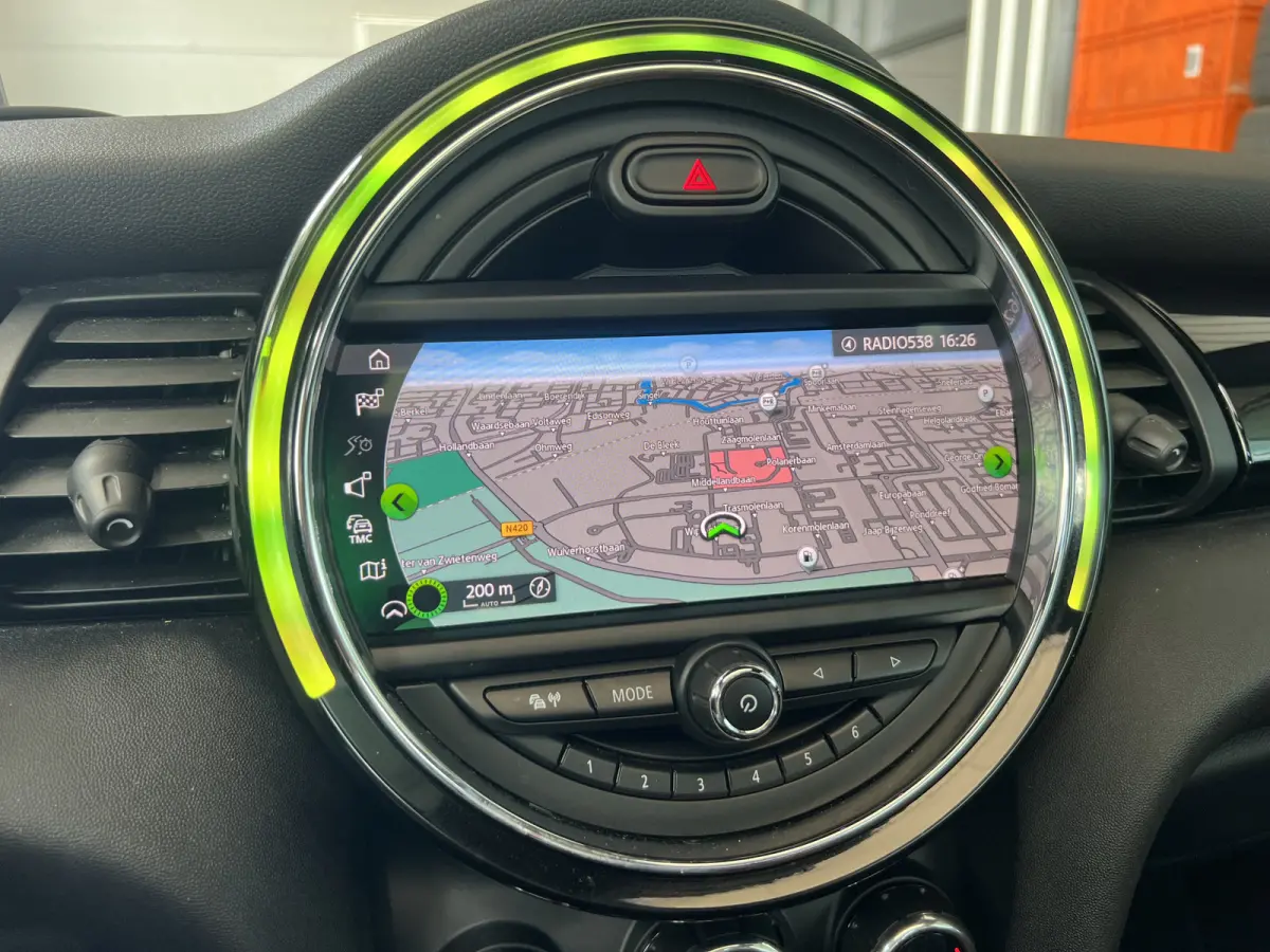 1.5 Cooper 60 Years Edition | AUTOMAAT | HEAD-UP DISPLAY | LEDER | SCHUIF/KANTELDAK | CARPLAY/ANDROID | HARMAN/KARDON | NAVI | CRUISE CONTROL | PDC V+A | CLIMATE CONTROL | LMV 17'' | STOELVE