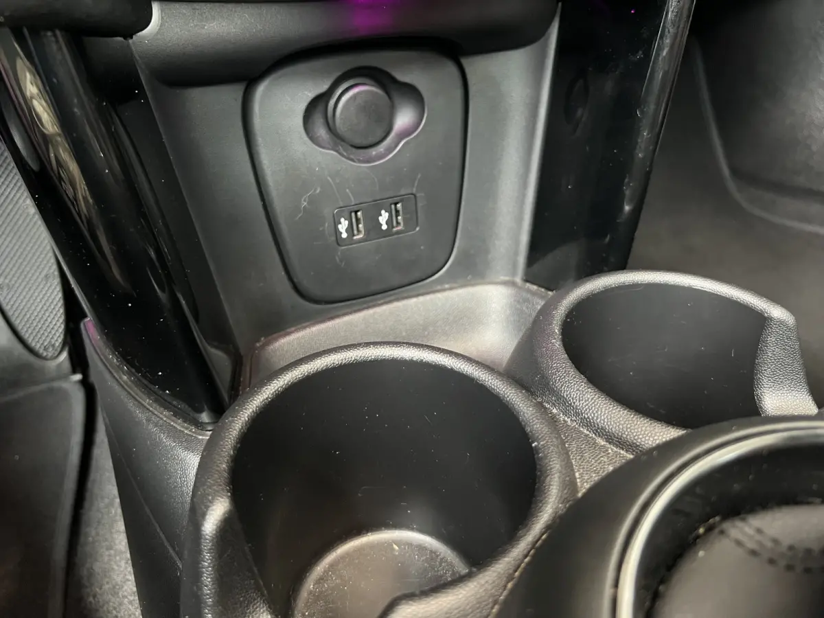 1.5 Cooper 60 Years Edition | AUTOMAAT | HEAD-UP DISPLAY | LEDER | SCHUIF/KANTELDAK | CARPLAY/ANDROID | HARMAN/KARDON | NAVI | CRUISE CONTROL | PDC V+A | CLIMATE CONTROL | LMV 17'' | STOELVE