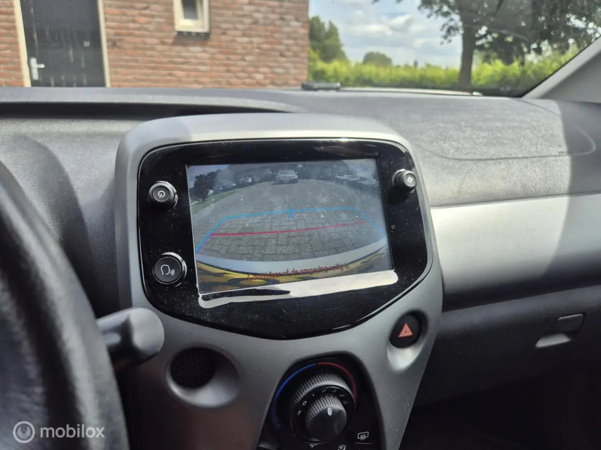 1.0 VVT-i x-play I Camera I Airco I Apple Carplay I Cruise I