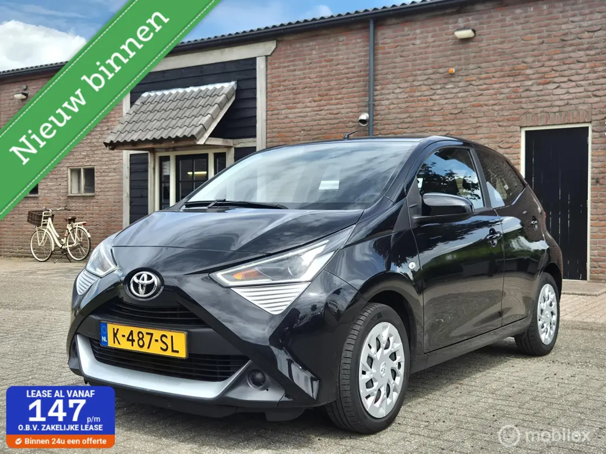 1.0 VVT-i x-play I Camera I Airco I Apple Carplay I Cruise I