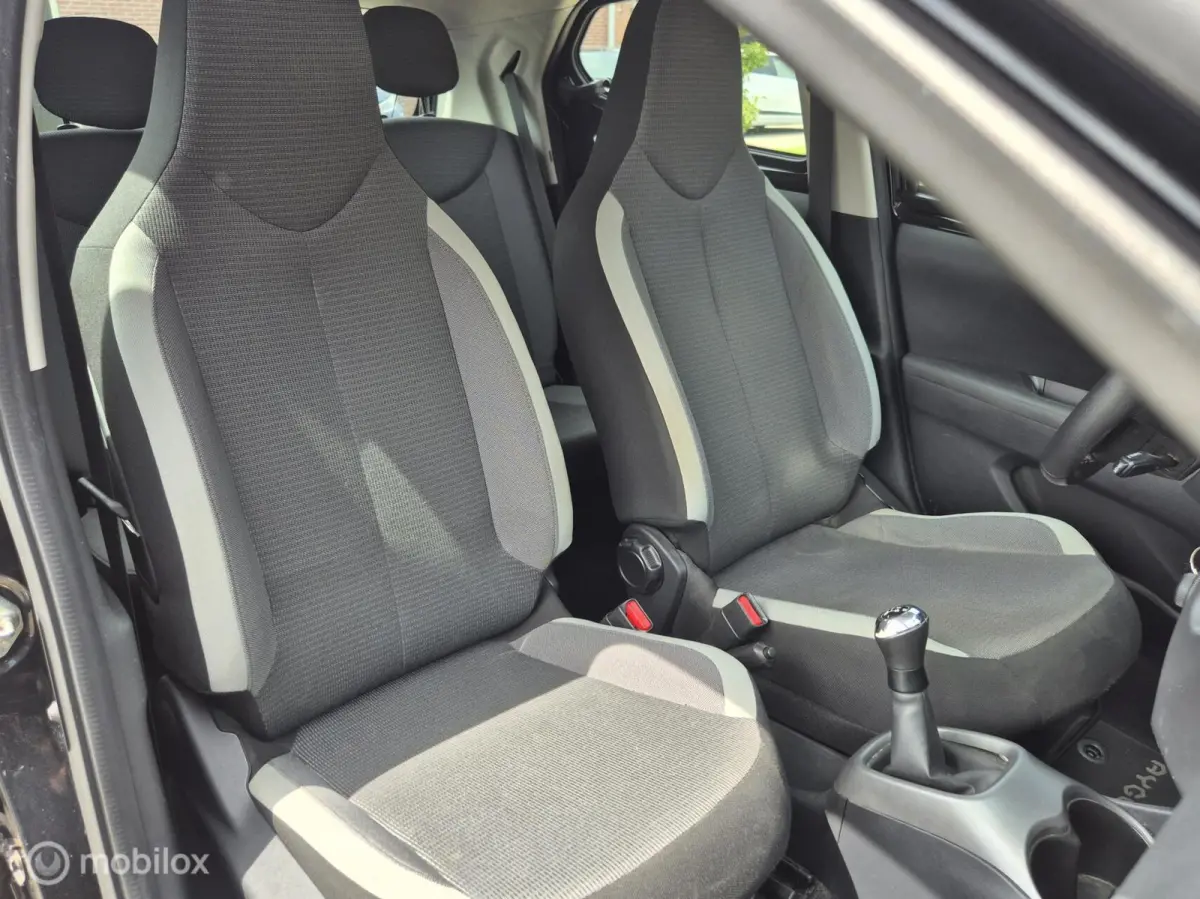 1.0 VVT-i x-play I Camera I Airco I Apple Carplay I Cruise I