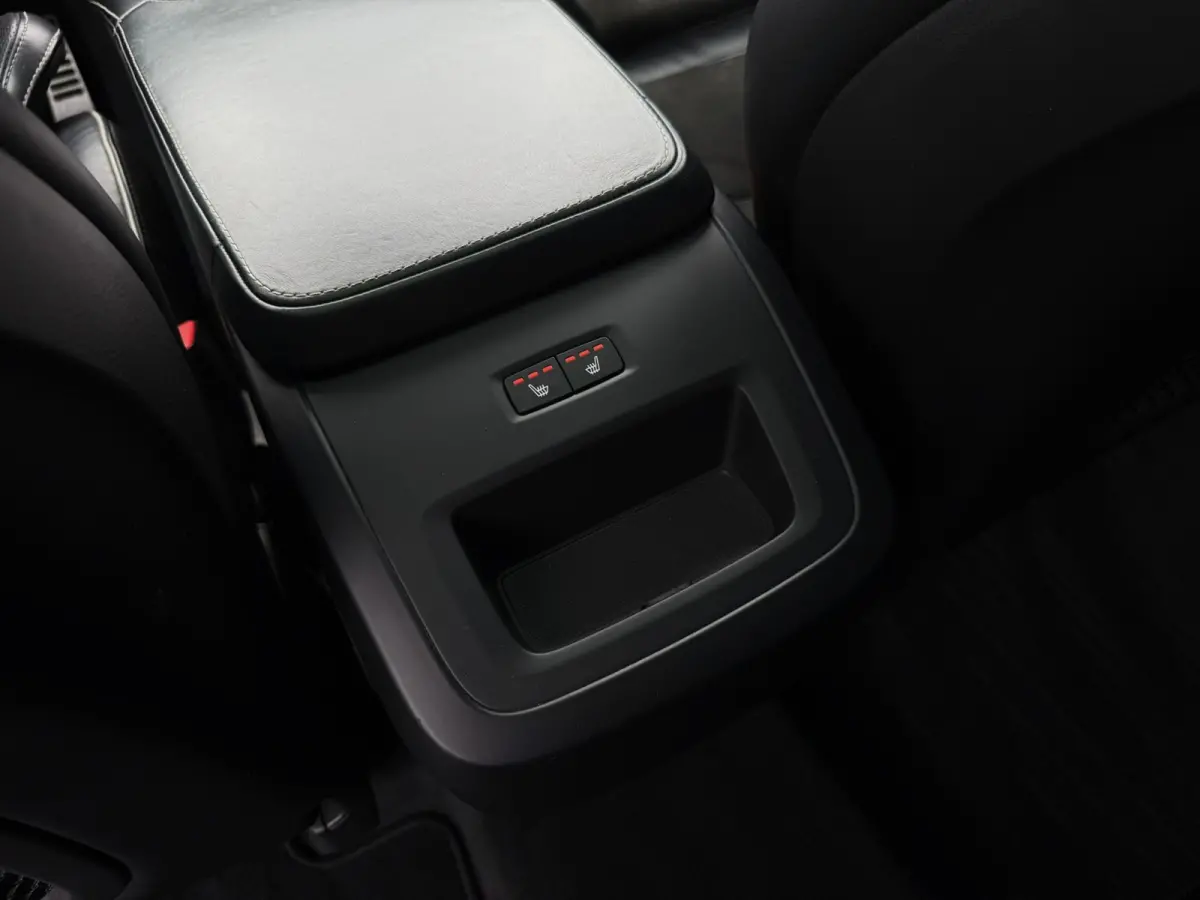 2.0 T5 AWD Inscription R-Design 250PK|Adaptive Cruise|Detectie|Face lift|360C|HUD|PANO|7-Zits|Trekhaak|Full Led|Carplay