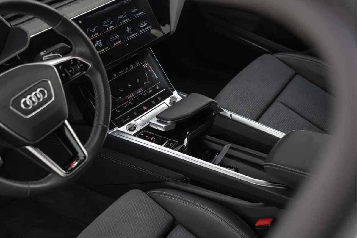 55 Quattro 115 kWh S-line Pano HuD Nardo B&O ACC