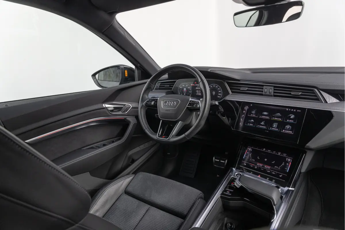 55 Quattro 115 kWh S-line Pano HuD Nardo B&O ACC