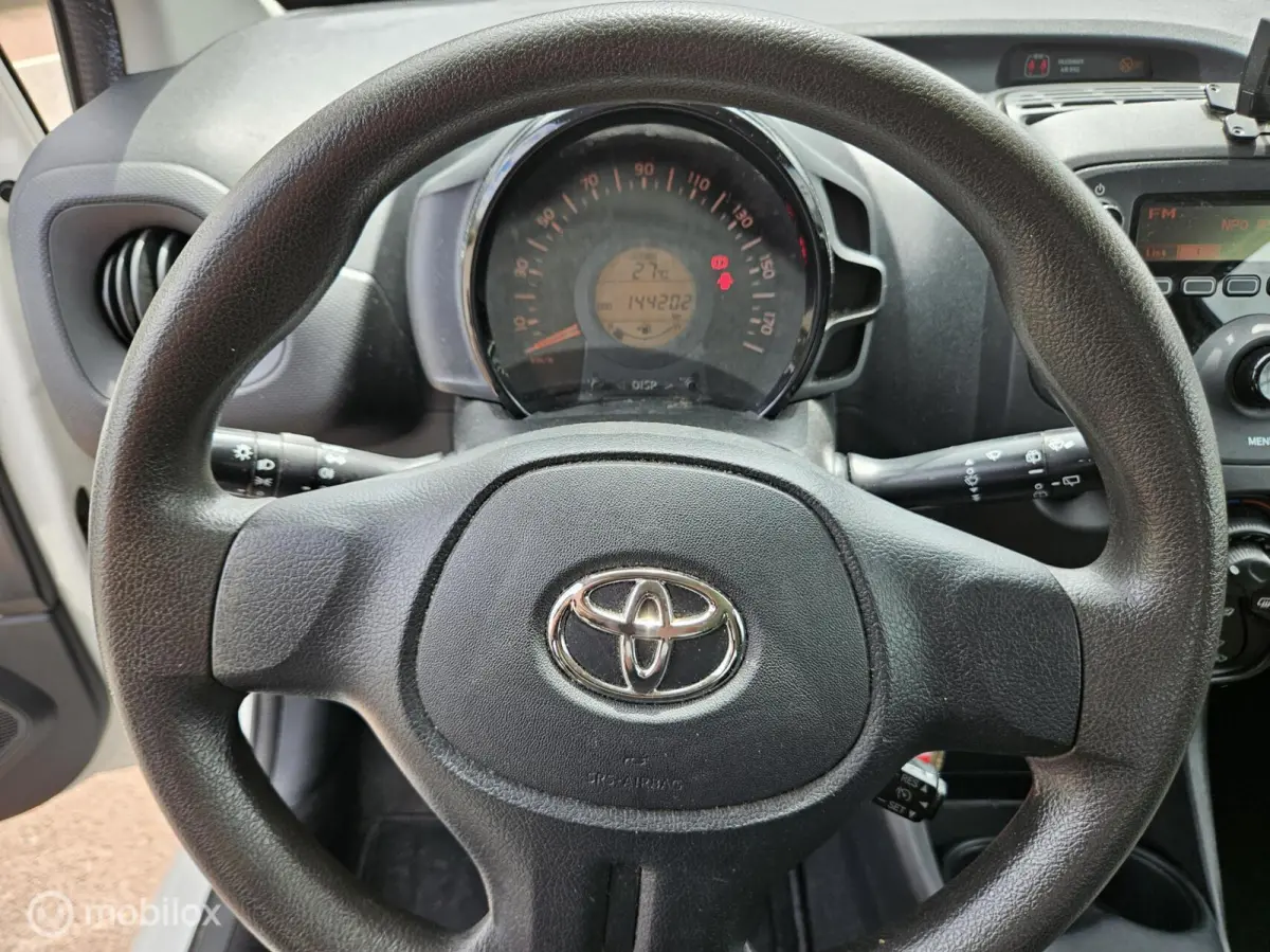 1.0 VVT-i x