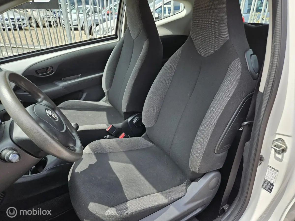 1.0 VVT-i x