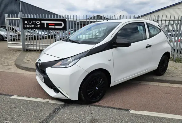 1.0 VVT-i x
