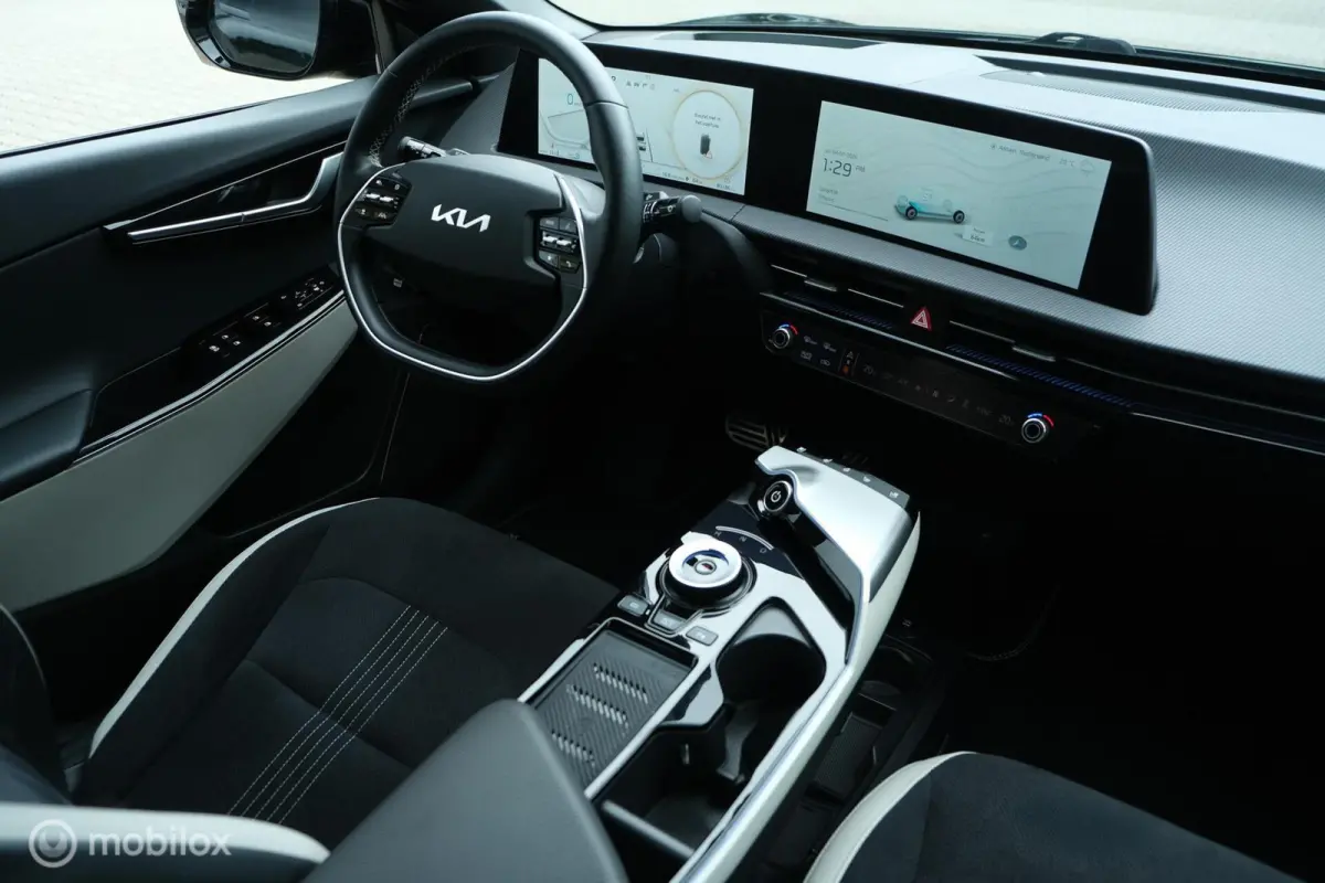 GT-Line 77.4 kWh | Adaptive Cruise | HUD | 360 camera | SOH 100% | Meridian Audio |Stoelverwarming en ventilatie | 20 inch |Stuurwielverwarming | CarPlay