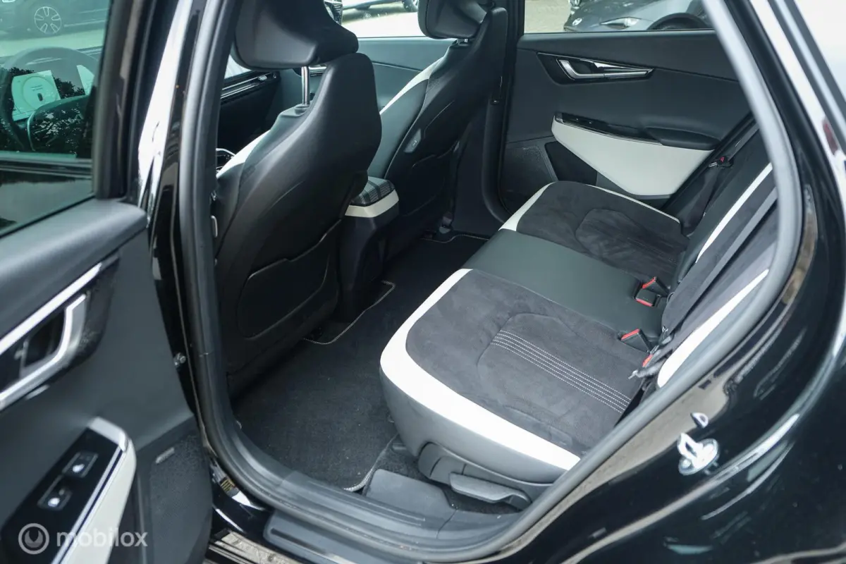 GT-Line 77.4 kWh | Adaptive Cruise | HUD | 360 camera | SOH 100% | Meridian Audio |Stoelverwarming en ventilatie | 20 inch |Stuurwielverwarming | CarPlay