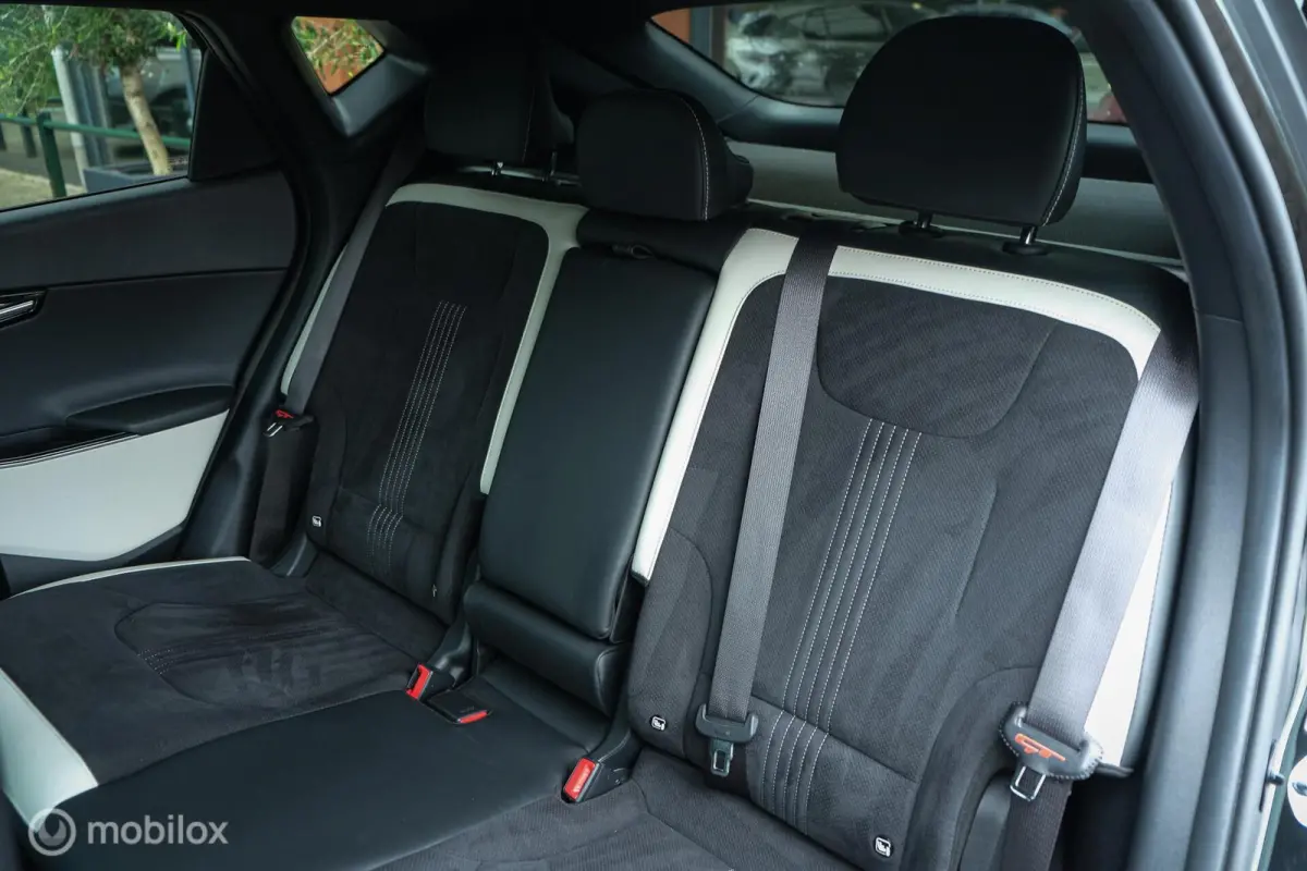 GT-Line 77.4 kWh | Adaptive Cruise | HUD | 360 camera | SOH 100% | Meridian Audio |Stoelverwarming en ventilatie | 20 inch |Stuurwielverwarming | CarPlay