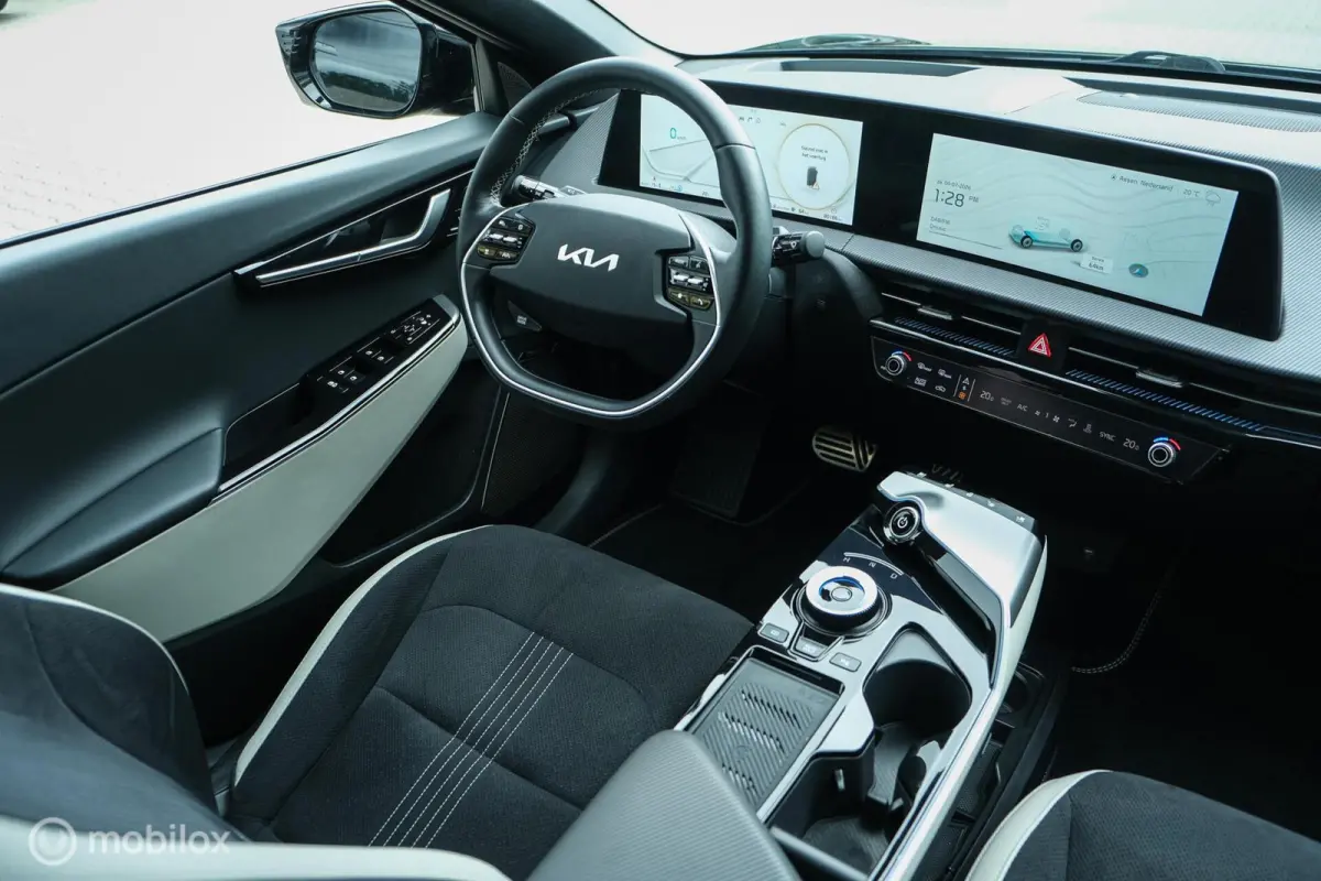 GT-Line 77.4 kWh | Adaptive Cruise | HUD | 360 camera | SOH 100% | Meridian Audio |Stoelverwarming en ventilatie | 20 inch |Stuurwielverwarming | CarPlay