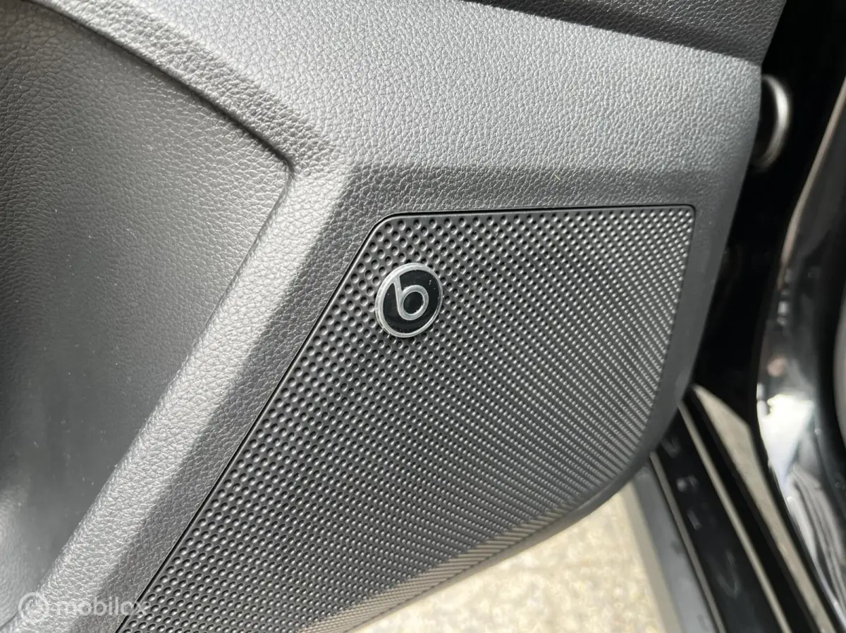 1.0 TSI Xcellence Business Intense NAVI*CRUISE*PDC*