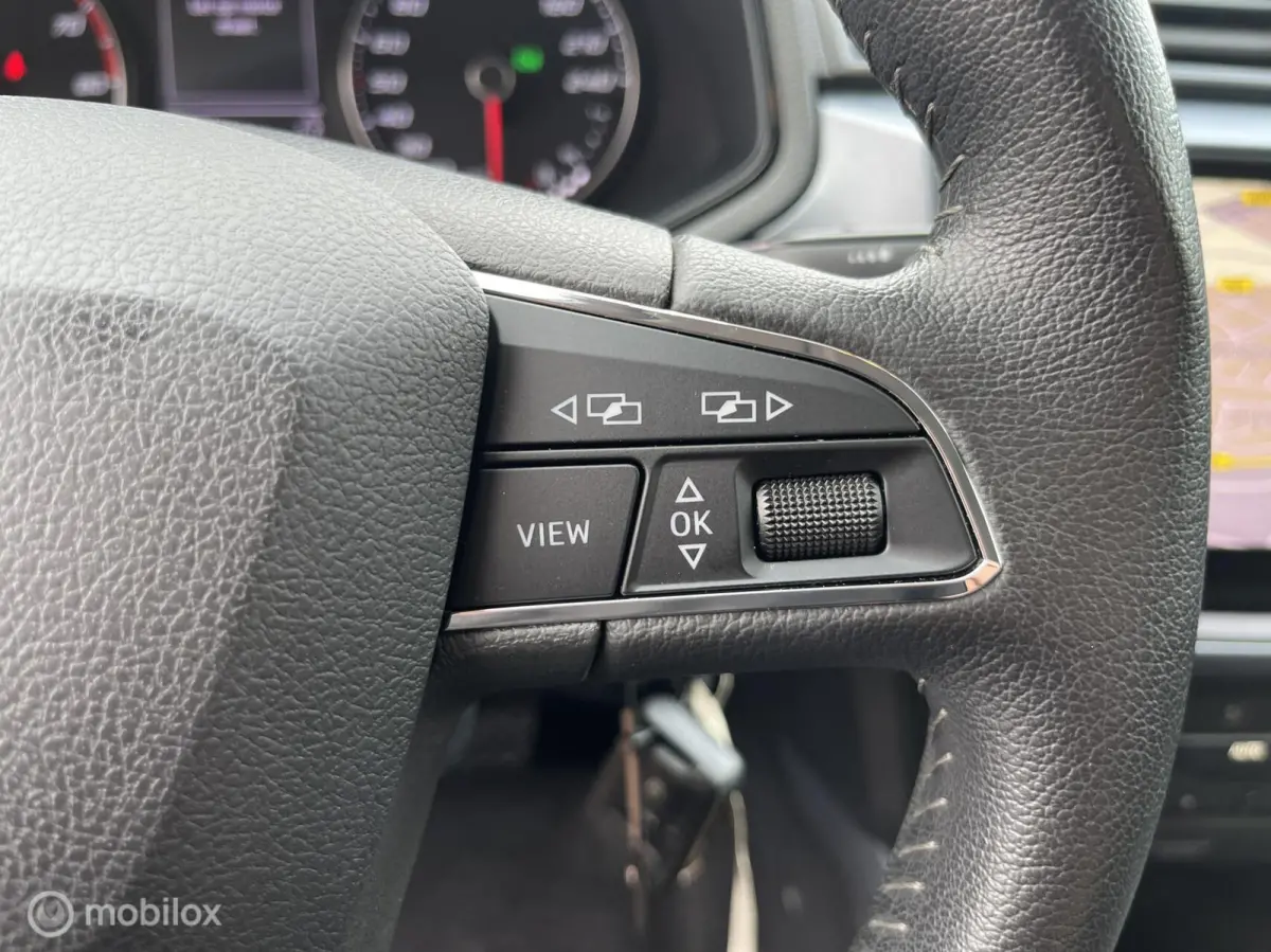 1.0 TSI Xcellence Business Intense NAVI*CRUISE*PDC*