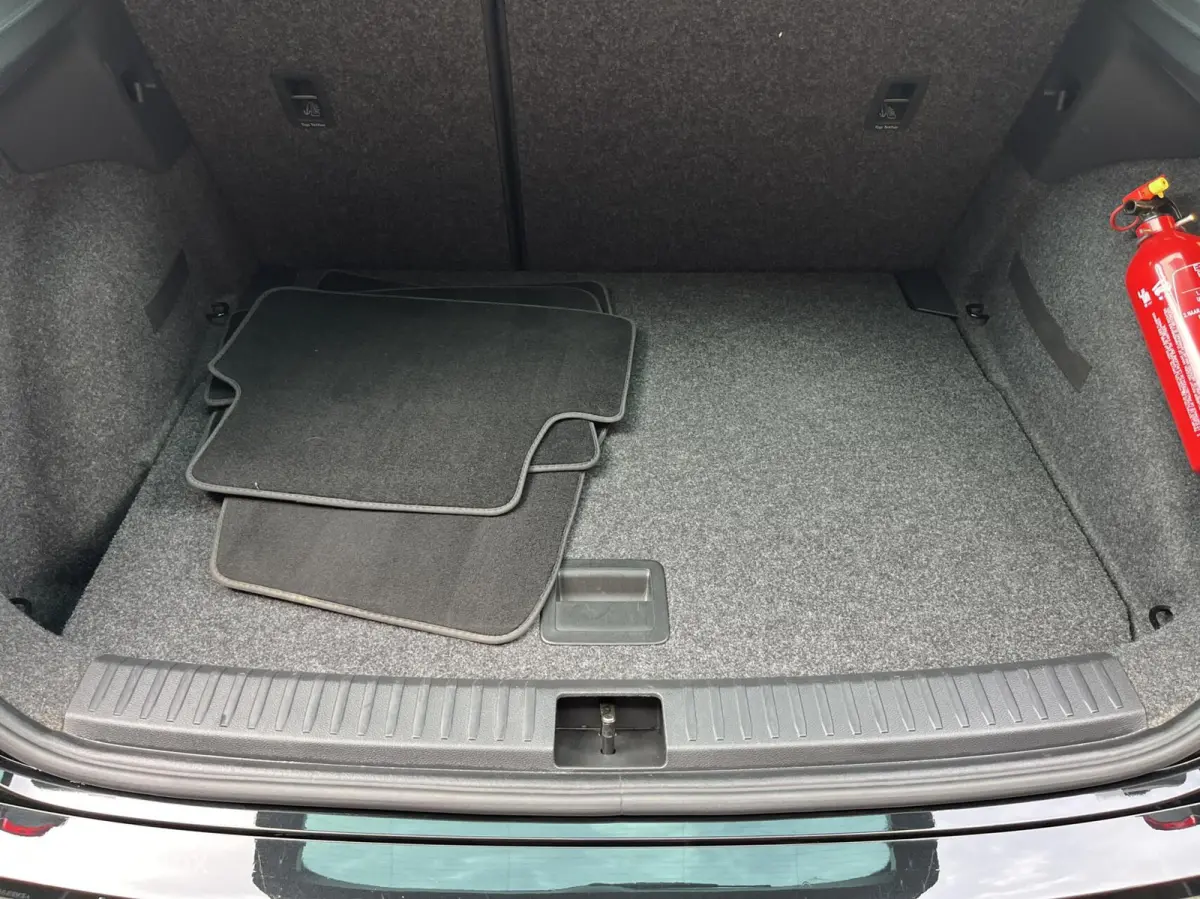 1.0 TSI Xcellence Business Intense NAVI*CRUISE*PDC*