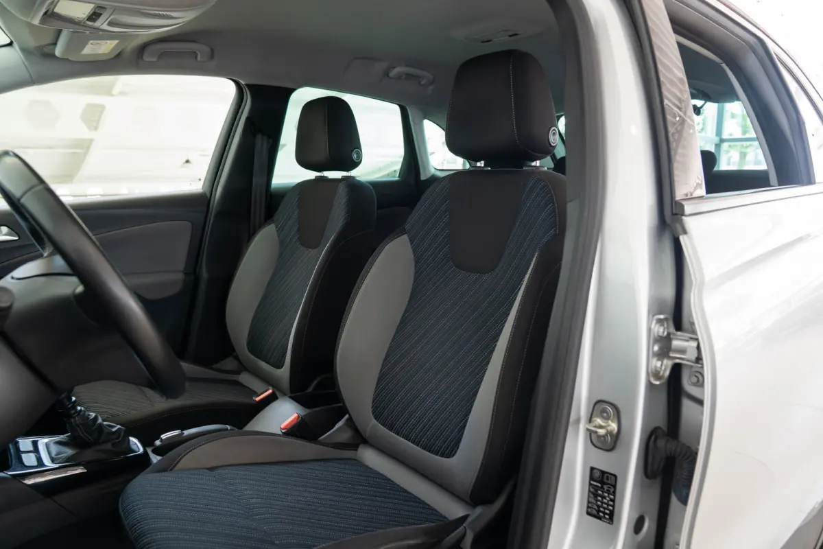 1.2 Turbo 120 Jaar Edition | Camera | Trekhaak | Climate Controle | Navigatie | Apple Carplay & Android Auto | Parkeersensoren |