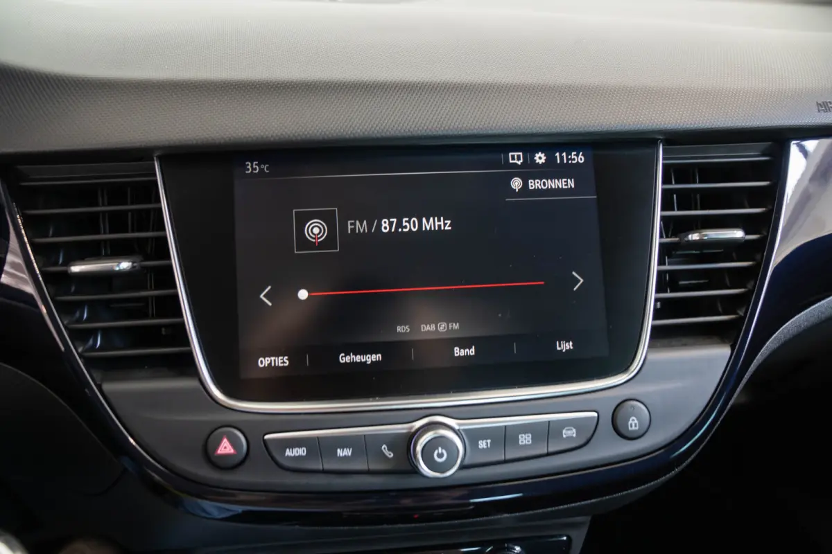 1.2 Turbo 120 Jaar Edition | Camera | Trekhaak | Climate Controle | Navigatie | Apple Carplay & Android Auto | Parkeersensoren |