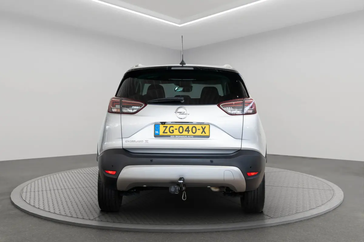 1.2 Turbo 120 Jaar Edition | Camera | Trekhaak | Climate Controle | Navigatie | Apple Carplay & Android Auto | Parkeersensoren |
