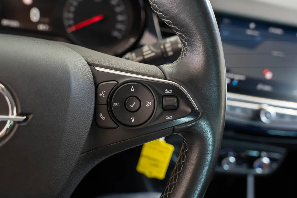 1.2 Turbo 120 Jaar Edition | Camera | Trekhaak | Climate Controle | Navigatie | Apple Carplay & Android Auto | Parkeersensoren |