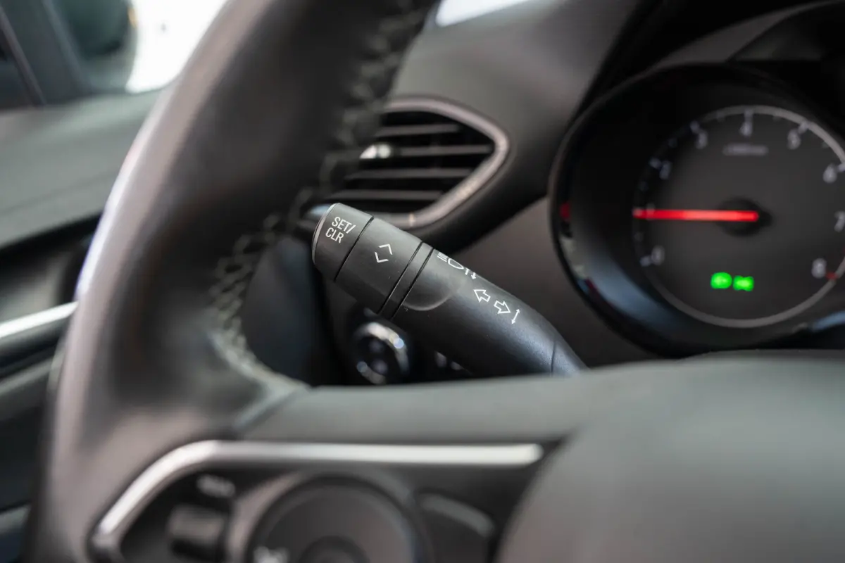 1.2 Turbo 120 Jaar Edition | Camera | Trekhaak | Climate Controle | Navigatie | Apple Carplay & Android Auto | Parkeersensoren |