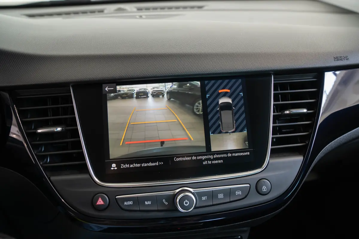 1.2 Turbo 120 Jaar Edition | Camera | Trekhaak | Climate Controle | Navigatie | Apple Carplay & Android Auto | Parkeersensoren |