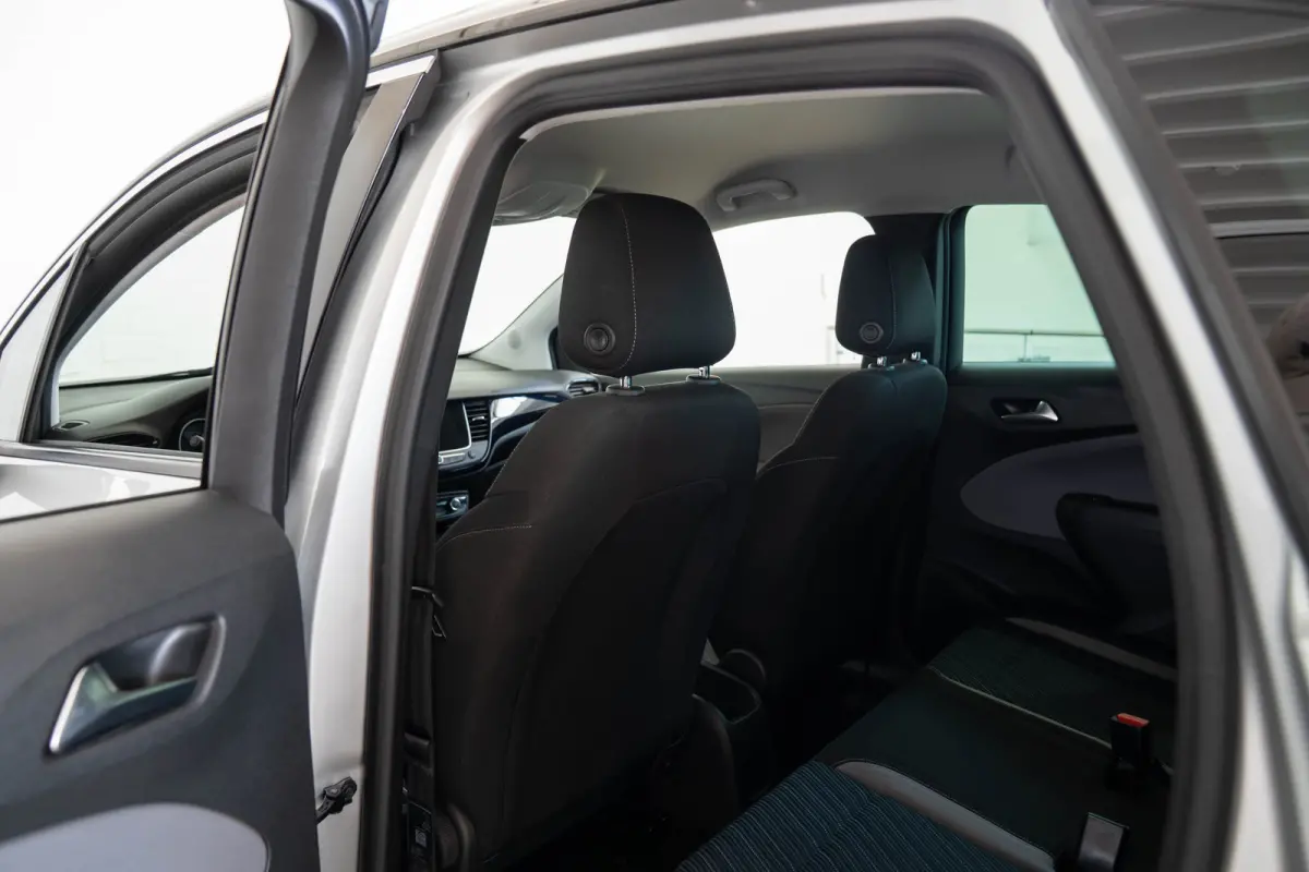 1.2 Turbo 120 Jaar Edition | Camera | Trekhaak | Climate Controle | Navigatie | Apple Carplay & Android Auto | Parkeersensoren |