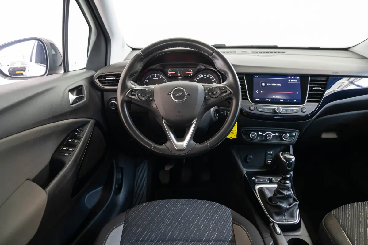 1.2 Turbo 120 Jaar Edition | Camera | Trekhaak | Climate Controle | Navigatie | Apple Carplay & Android Auto | Parkeersensoren |