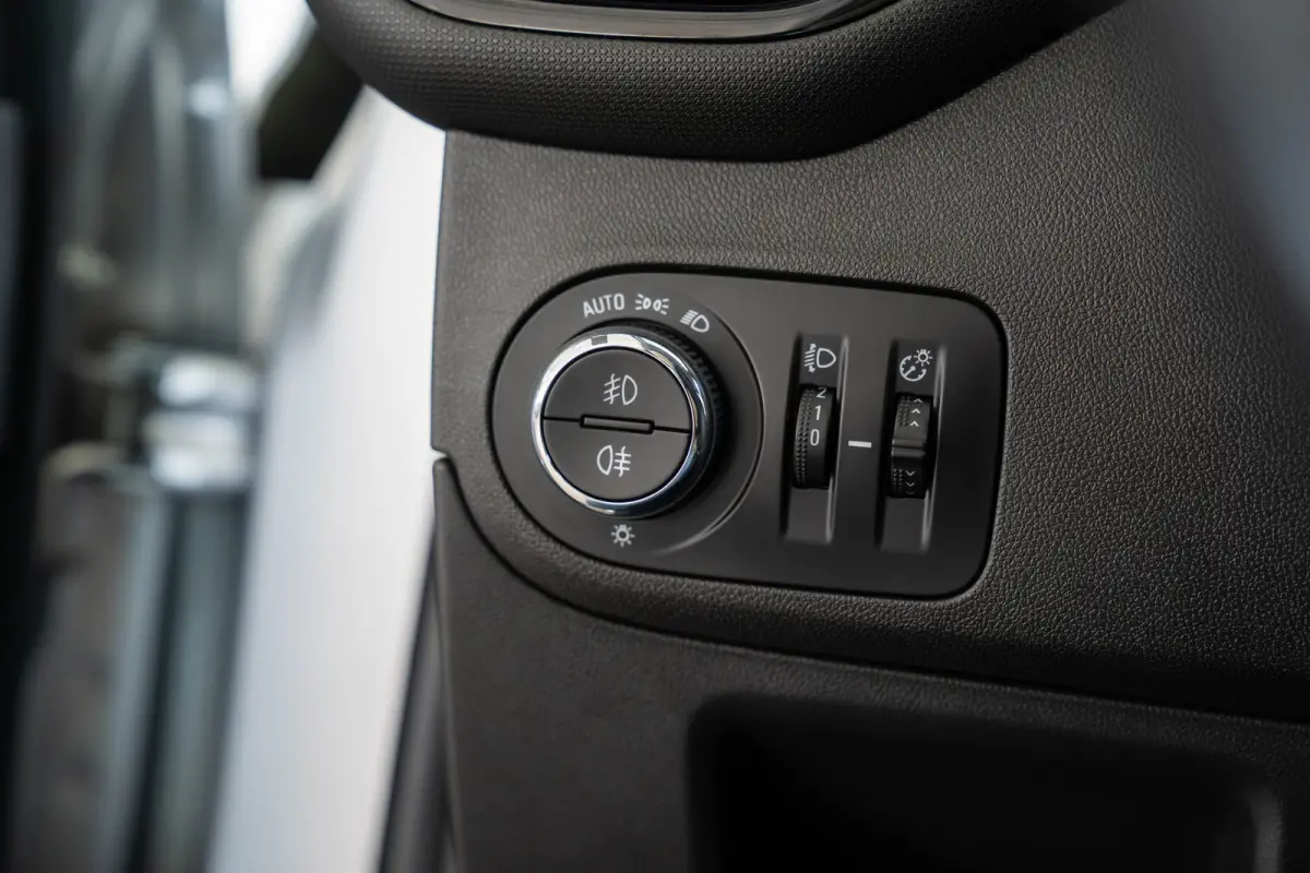 1.2 Turbo 120 Jaar Edition | Camera | Trekhaak | Climate Controle | Navigatie | Apple Carplay & Android Auto | Parkeersensoren |