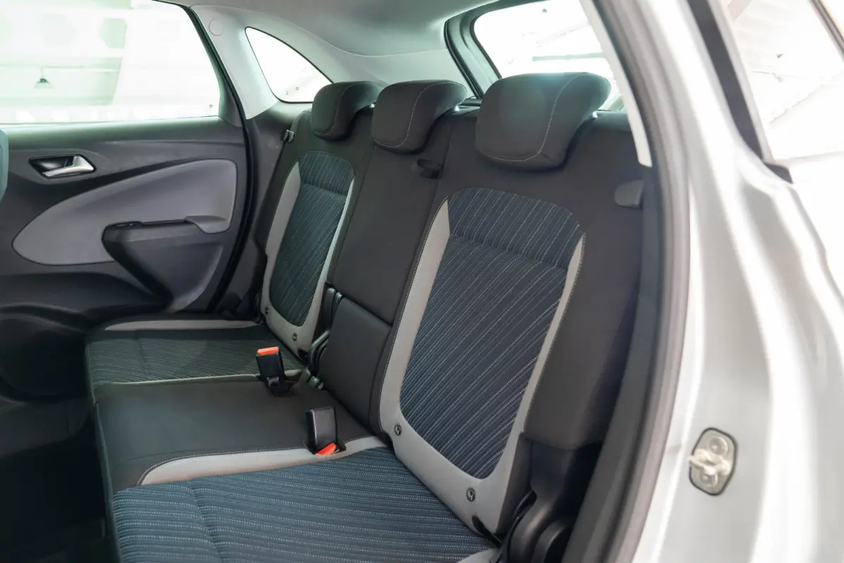 1.2 Turbo 120 Jaar Edition | Camera | Trekhaak | Climate Controle | Navigatie | Apple Carplay & Android Auto | Parkeersensoren |
