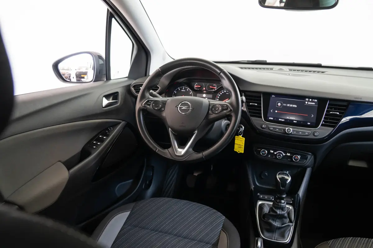 1.2 Turbo 120 Jaar Edition | Camera | Trekhaak | Climate Controle | Navigatie | Apple Carplay & Android Auto | Parkeersensoren |