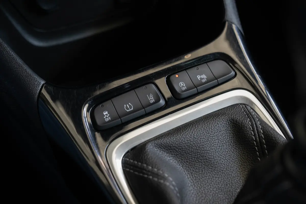 1.2 Turbo 120 Jaar Edition | Camera | Trekhaak | Climate Controle | Navigatie | Apple Carplay & Android Auto | Parkeersensoren |