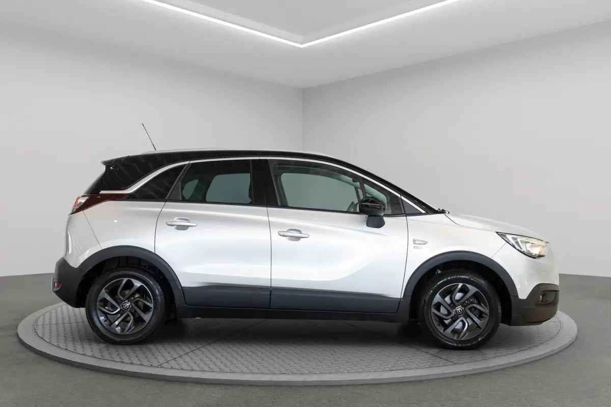 1.2 Turbo 120 Jaar Edition | Camera | Trekhaak | Climate Controle | Navigatie | Apple Carplay & Android Auto | Parkeersensoren |