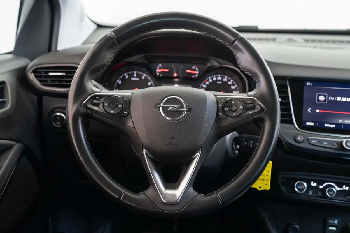 1.2 Turbo 120 Jaar Edition | Camera | Trekhaak | Climate Controle | Navigatie | Apple Carplay & Android Auto | Parkeersensoren |