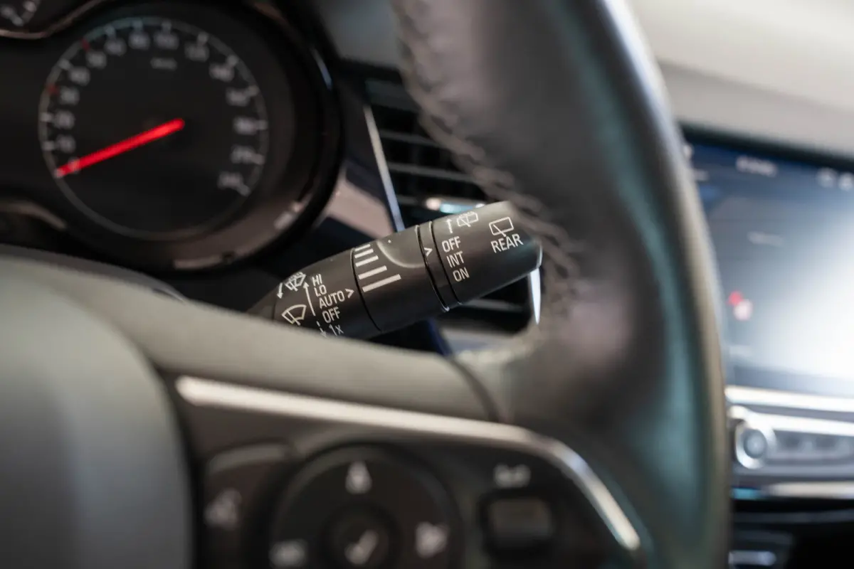 1.2 Turbo 120 Jaar Edition | Camera | Trekhaak | Climate Controle | Navigatie | Apple Carplay & Android Auto | Parkeersensoren |