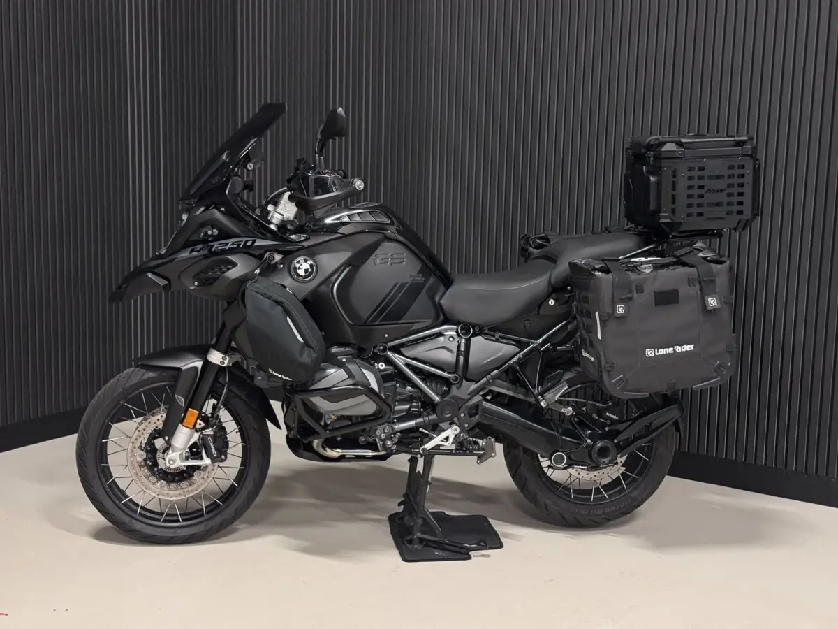 All-Road TRIPLE BLACK | AKRAPOVIC | ALLE PAKKETTEN!