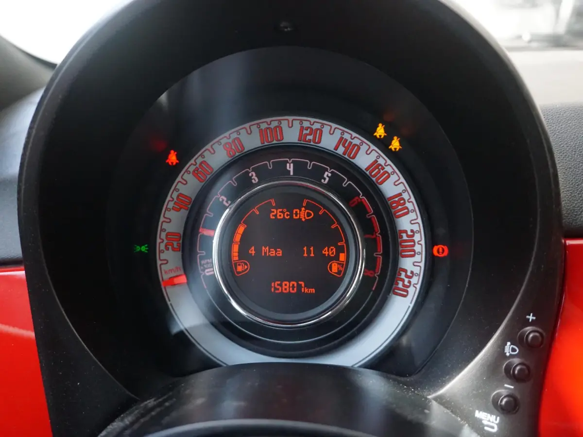 Hybrid RED | Cabrio | Airco | Cruise | PDC | Apple Carplay