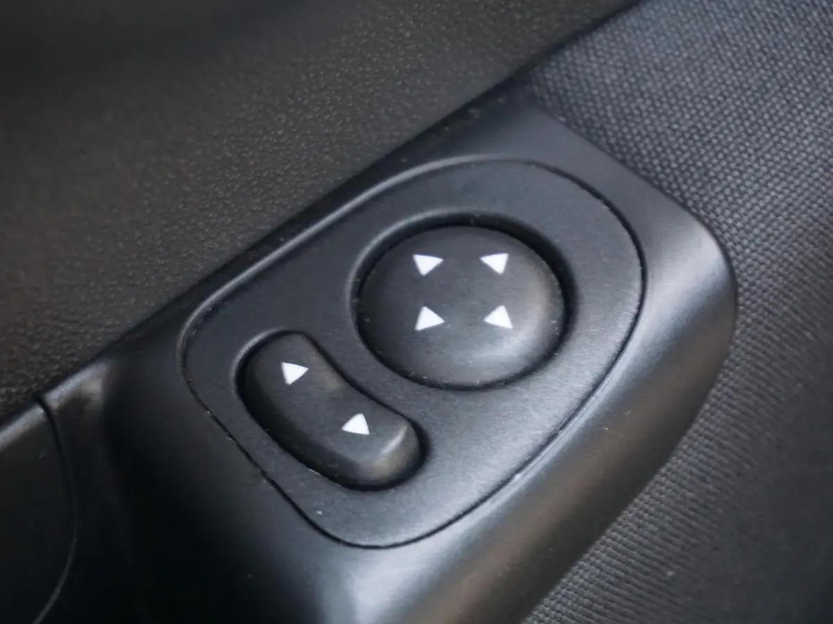 Hybrid RED | Cabrio | Airco | Cruise | PDC | Apple Carplay