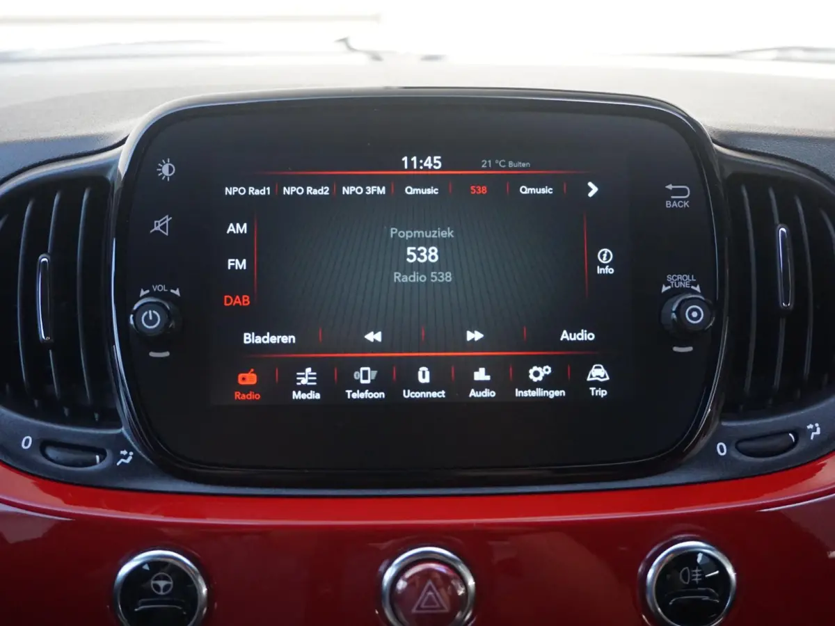 Hybrid RED | Cabrio | Airco | Cruise | PDC | Apple Carplay