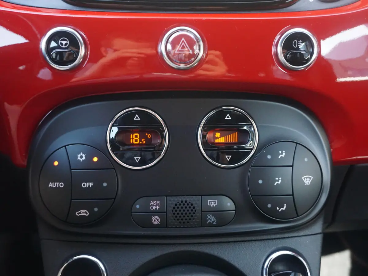 Hybrid RED | Cabrio | Airco | Cruise | PDC | Apple Carplay