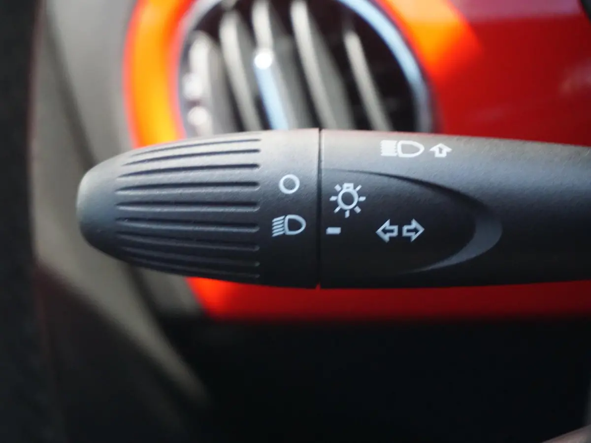 Hybrid RED | Cabrio | Airco | Cruise | PDC | Apple Carplay